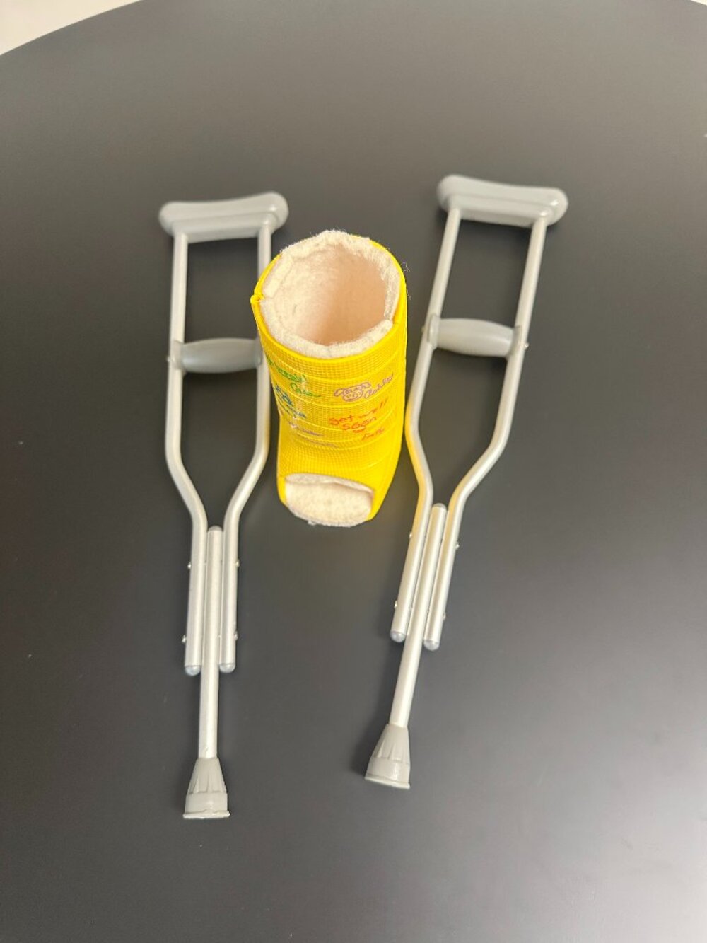 American Girl Doll Crutches & Cast Set – Feel Better Kit